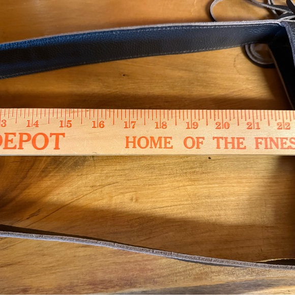 Raviani Brown Leather Crossbody Bag - Picture 6 of 7